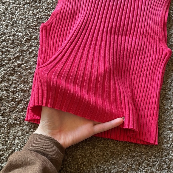ribbed turtleneck tank top - Picture 2 of 3